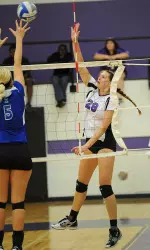 Tori Bates finished with 10 kills in loss to UNT Wednesday night.