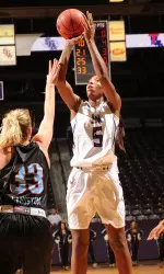 Porsha Roberts recorded her eighth double-double of the year in Saturday's win