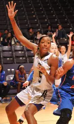 Porsha Roberts led SFA with 24 points and 10 rebounds on Saturday evening