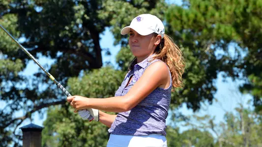 Pola_Cortes_Posed_Action