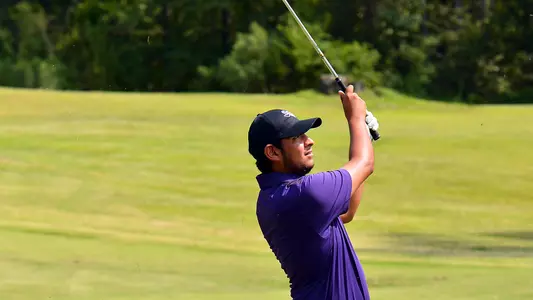 Angelo_Leyvani_Posed_Action2