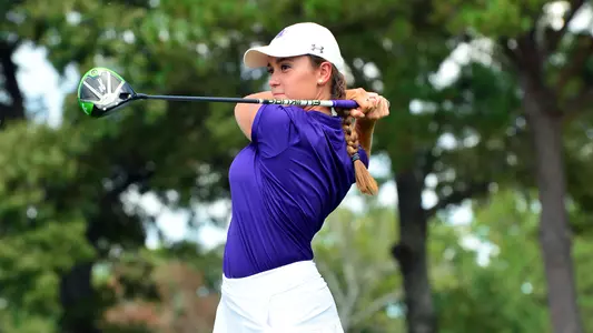 Paola_Cortes_Action_Posed2018