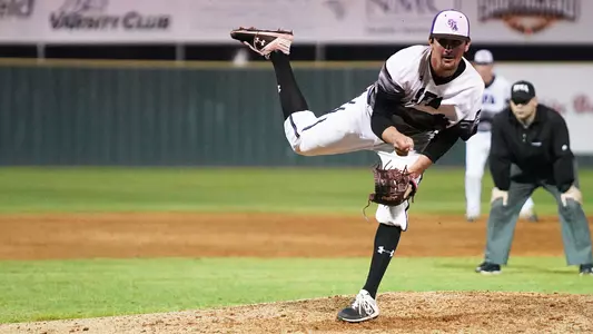 BASERodriguezPitchArmy