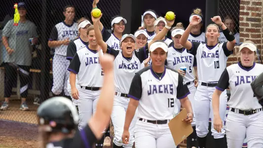 Mackenzie_Bennett_HR_Celebration_at_NorthwesternState2019