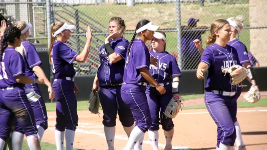 Ashley_Kriesel_Kassidy_Wilbur_High-Five_NorwesternState2019