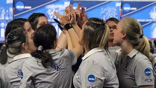 Bowling_Team_Axes_NCAA_Championship2019