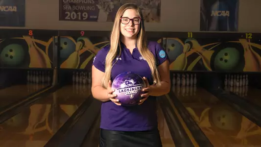 Chloe_101522ColonialClassic