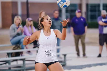 SUZANA DE OLIVERIA serving