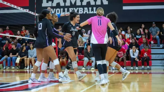 bella ortiz celebrating after point at lamar