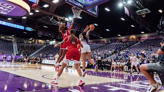cha gardner going for a layup vs houston