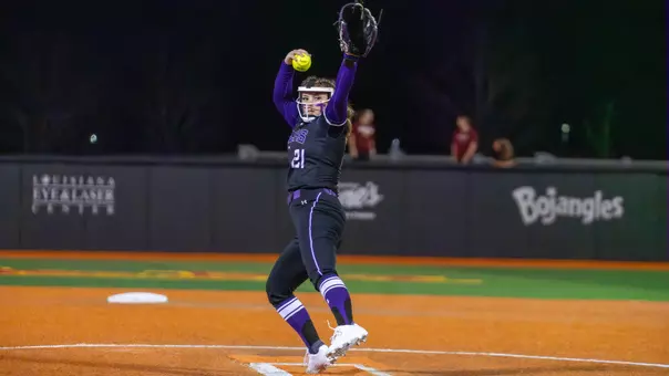 Amelia Hatthorn pitching at ULM (2-10-26)