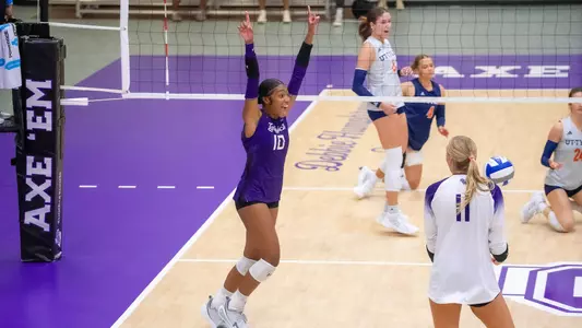 Kennedy Jones celebrating point against UT Tyler