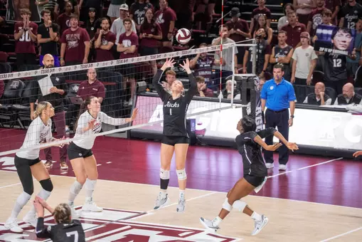 Aniston Collins setting the ball at Texas A&M (9.15.26)