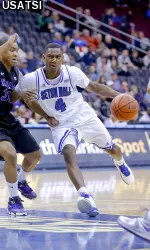 Sterling Gibbs scored 20 points versus Kent State.