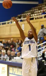 Tabatha Richardson-Smith continued her hot streak with 27 points and 12 rebounds on Saturday.