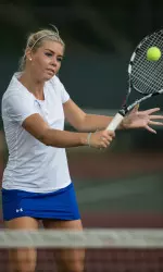 Hannah Liljekvist scored with a straight-set victory in her #1 singles match