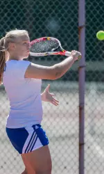 Junior Madison Shoemaker scored her 10th dual match victory of the year and is tied for the team-lead with 21 wins in 2013-14