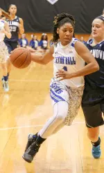 Tabatha Richardson-Smith scored a game-high 24 points with four 3-pointers against Xavier.