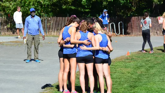 Women's Cross Country Team at Met