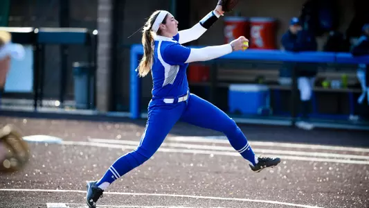 Alannah Basile pitching