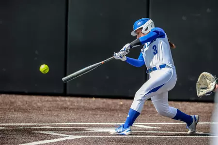 Hailey Arteaga batting