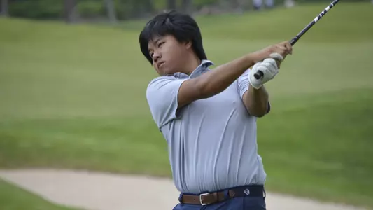 Wenliang Xie teeing off at the NCAA Yale Regional in 2022.