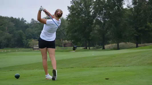 Sarah Fouratt tees off at the 2022 BIG EAST Championship
