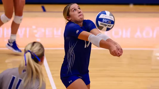 Rylee Nelson digs a ball against NJIT on Aug. 31