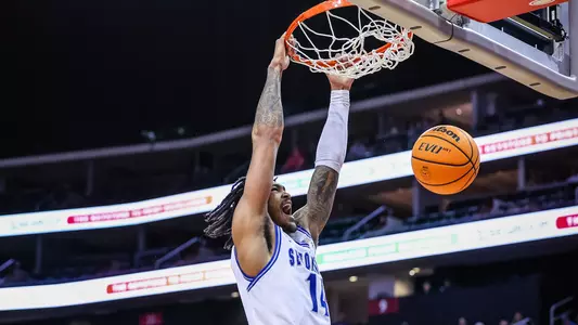 Dre Davis Dunks vs. Wagner