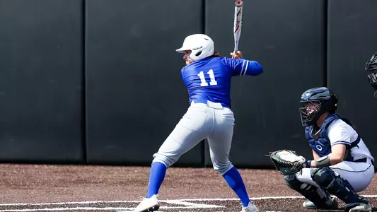 Andrea Perez Hitting