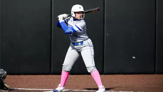 Kelsey Carr batting