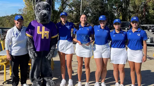 Seton Hall poses after winning the UAlbany Championship