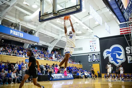 Elijah Fisheer Dunking vs Wagner