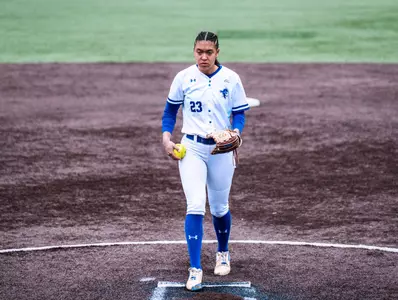 Karissa Dupuis pitching