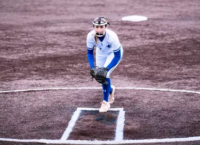 Sami Wakeley pitching