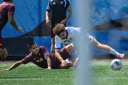 Charlie Herley vs Iona
