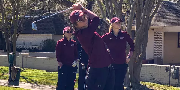 Emilyee McGiles tees off at Islanders Classic