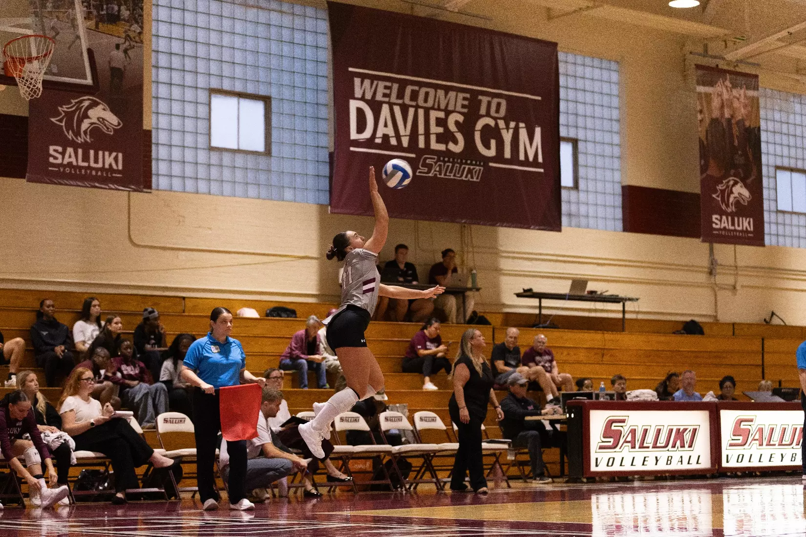 Jillian Shaneyfelt serves a ball.