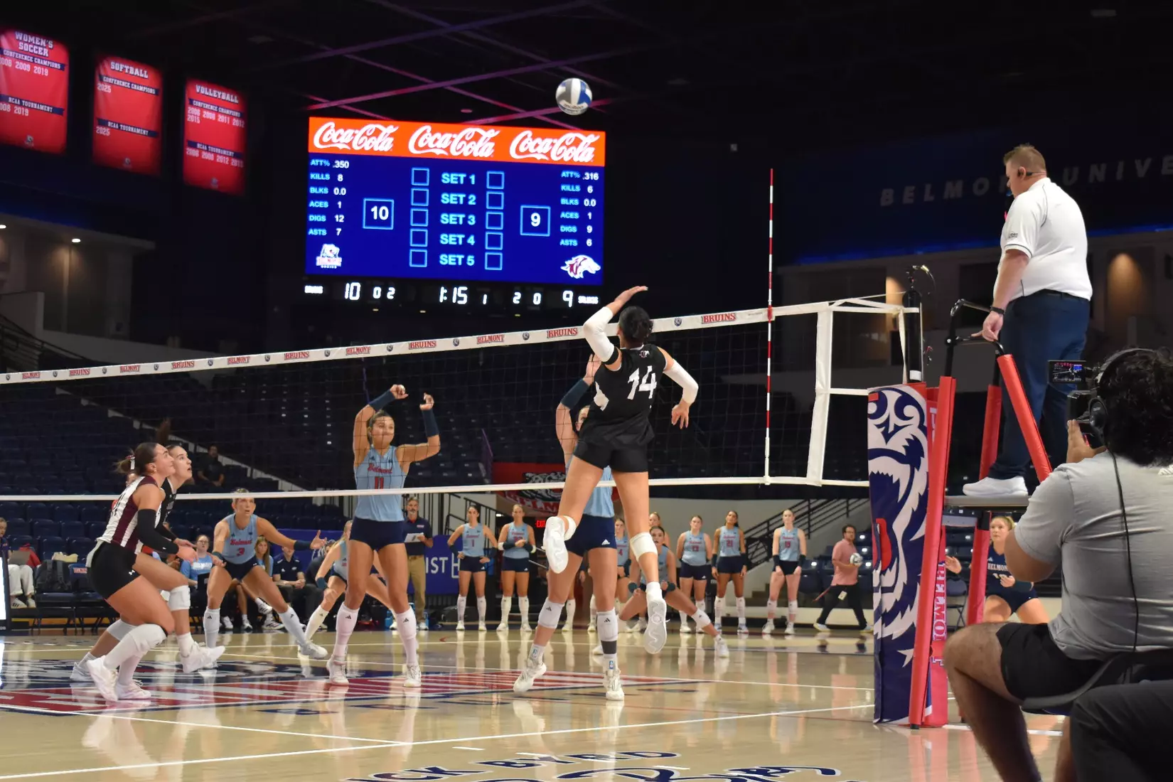 Ella Swansiger attacks a ball.