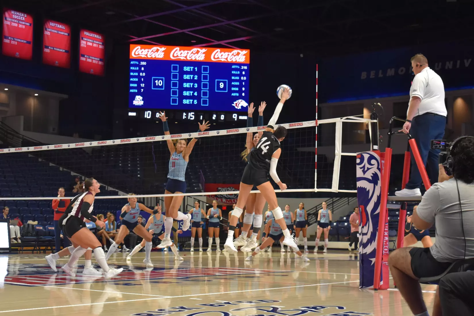 Ella Swansiger attacks a ball.