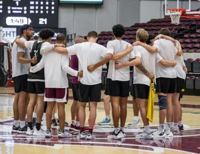 26-27 Men's Basketball Team Practice
