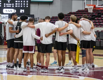 26-27 Men's Basketball Team Practice