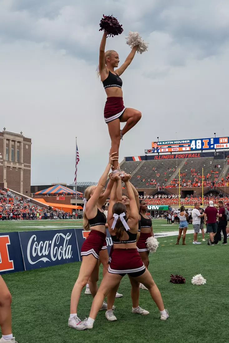 Spirit Squad, Cheerleaders