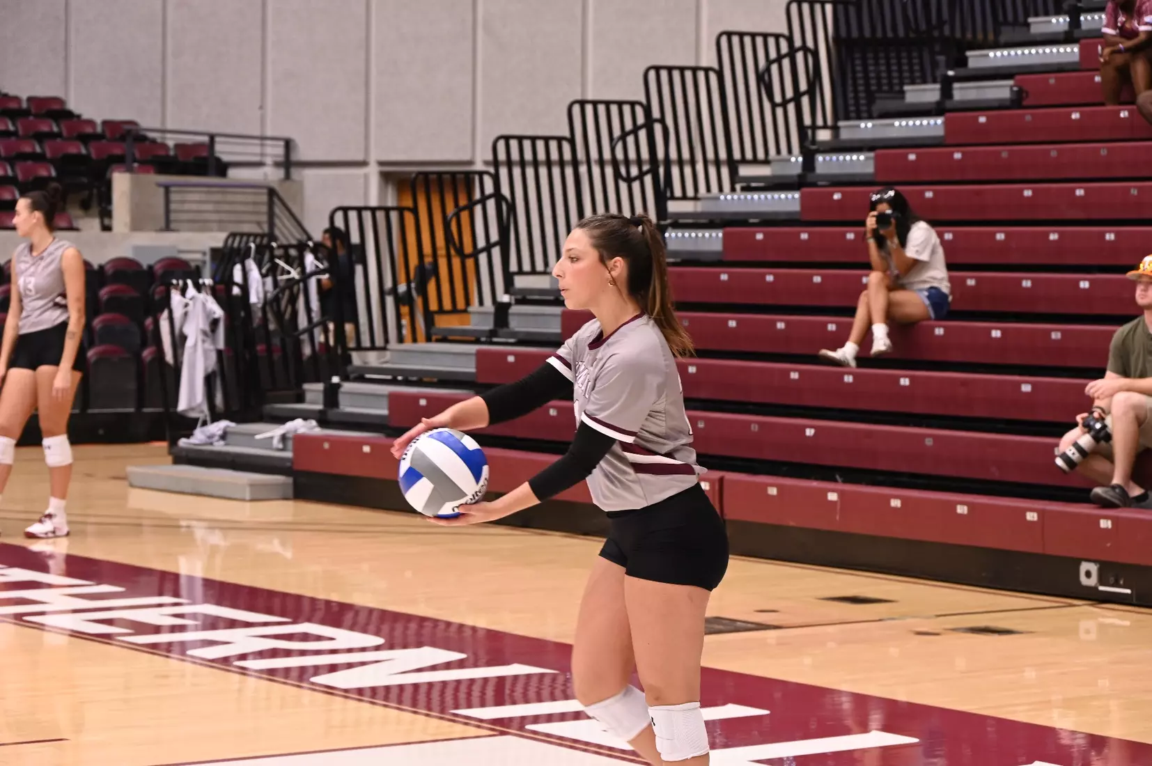 Isabella Del Real prepares for a serve.