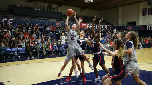 Stella Beck led all players Thursday with 19 points on 8 for 10 shooting.