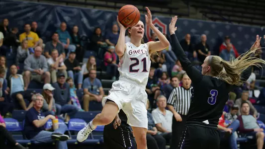 Stella Beck scored a game-high 25 points while grabbing nine rebounds.