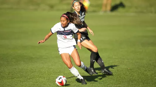 Kailana Kaeo dribbles against Hawaii