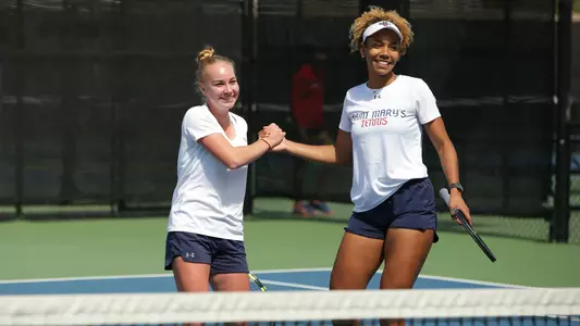 Mariia Kozyreva and Hind Abdelouahid