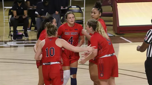 Team huddle vs Stephen F Austin