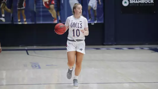 Tayla Dalton brings the ball up the floor
